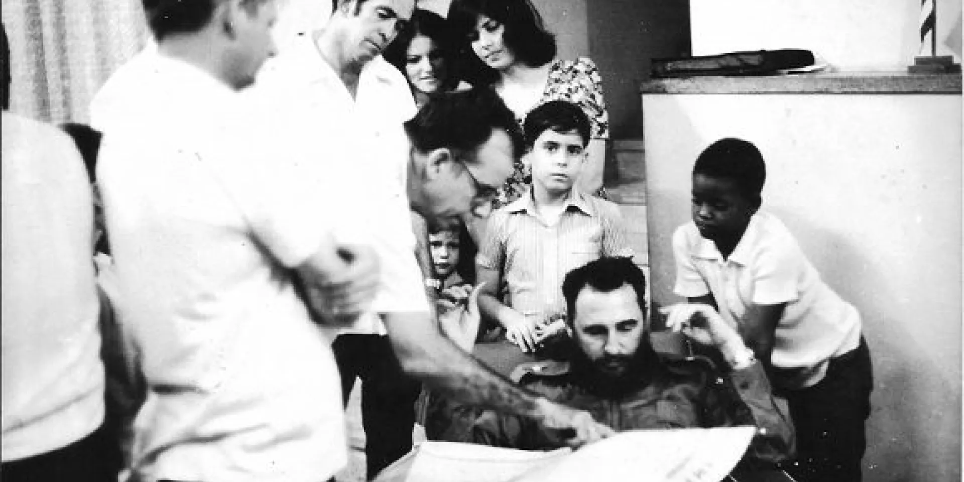 En la embajada cubana en Hanói Fidel puntualizó los planes de colaboración. Foto: Archivo de la autora.