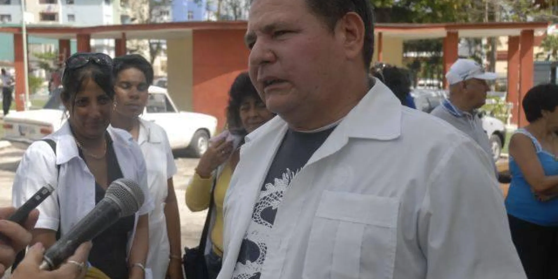 Lenin recién llegado a Sancti Spíritus en mayo del 2015, luego de su misión contra el ébola en Guinea Conakry. (Foto: Reidel Gallo/ Escambray)