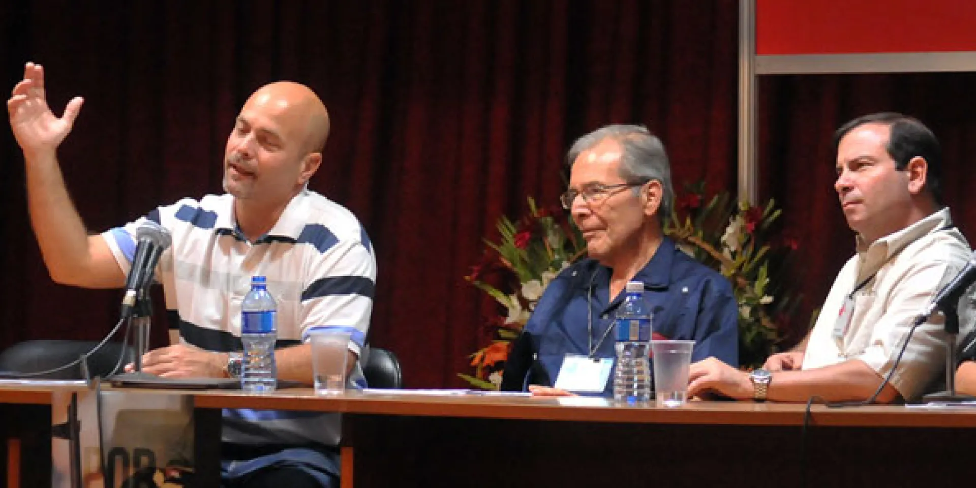 Los Héroes de la República de Cuba, Gerardo Hernández y Fernando González, y el doctor Rolando Rodríguez, destacaron el humanismo y los aportes a la cultura del líder histórico