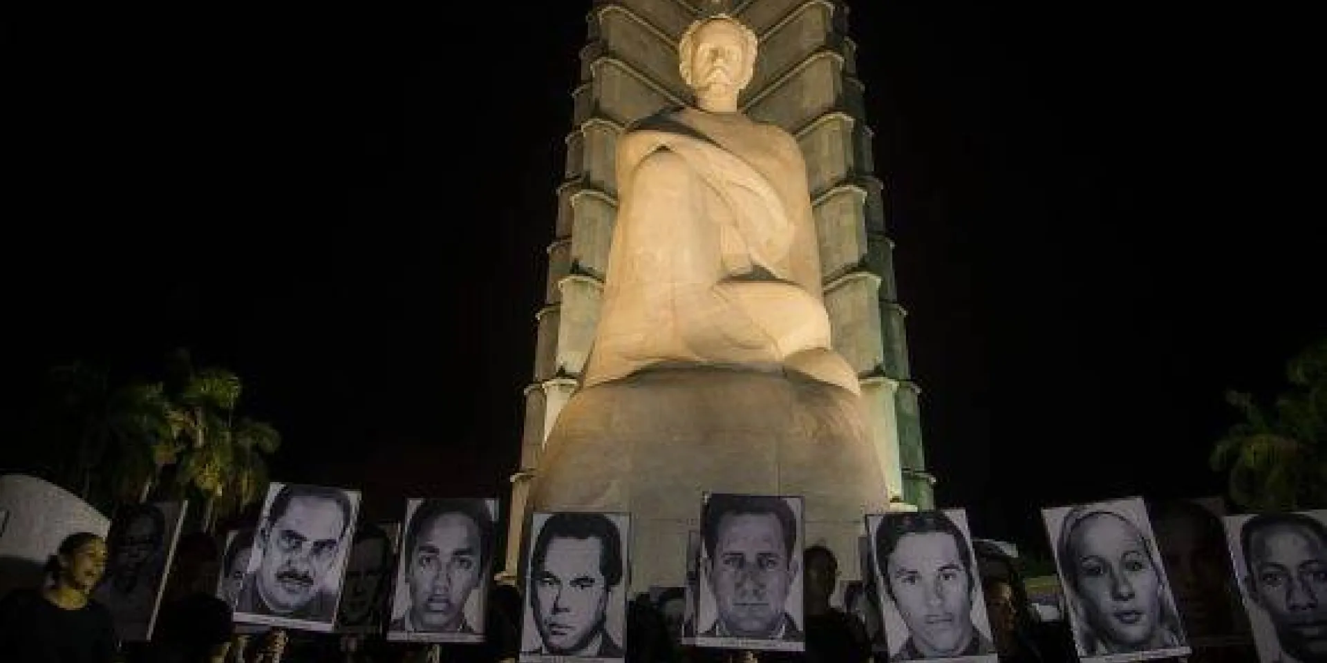 Vigilia en honor a las Víctimas del Terrorismo contra Cuba, Plaza de la Revolución, 5 de octubre de 2016. Foto: Ismael Francisco / Cubadebate