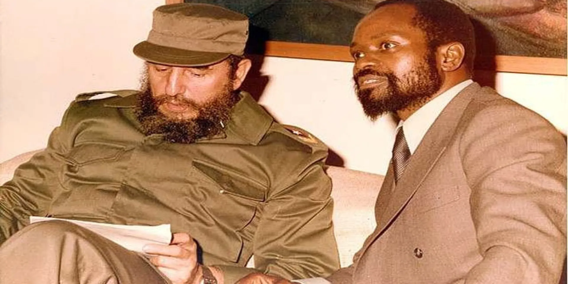Fidel Castro junto a Samora Machel