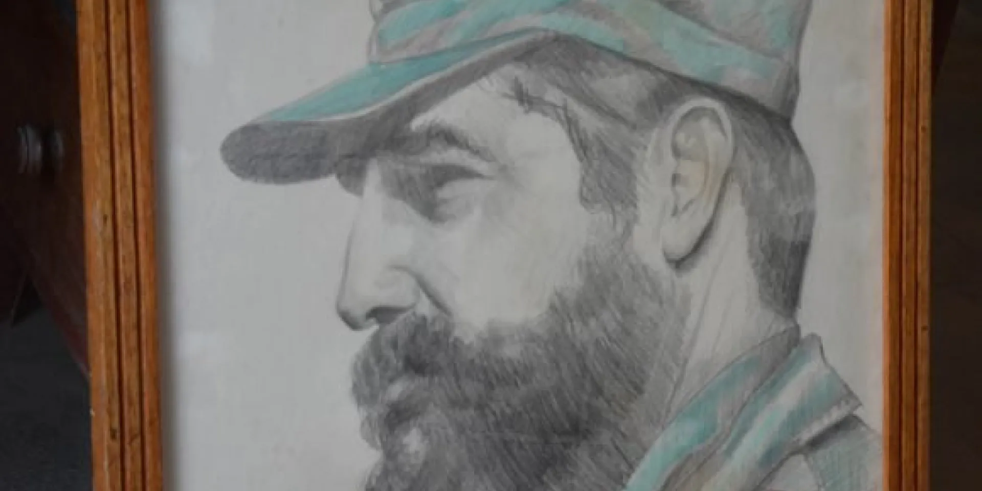 Cuadro que en su condición de Jefe de Estado recibiera, el Líder Histórico de la Revolución Cubana Fidel Castro Ruz, integra los fondos del Museo Palacio de Junco de Matanzas, Cuba, el 24 de mayo de 2019. Foto: Yenli LEMUS DOMÍNGUEZ/ ACN.