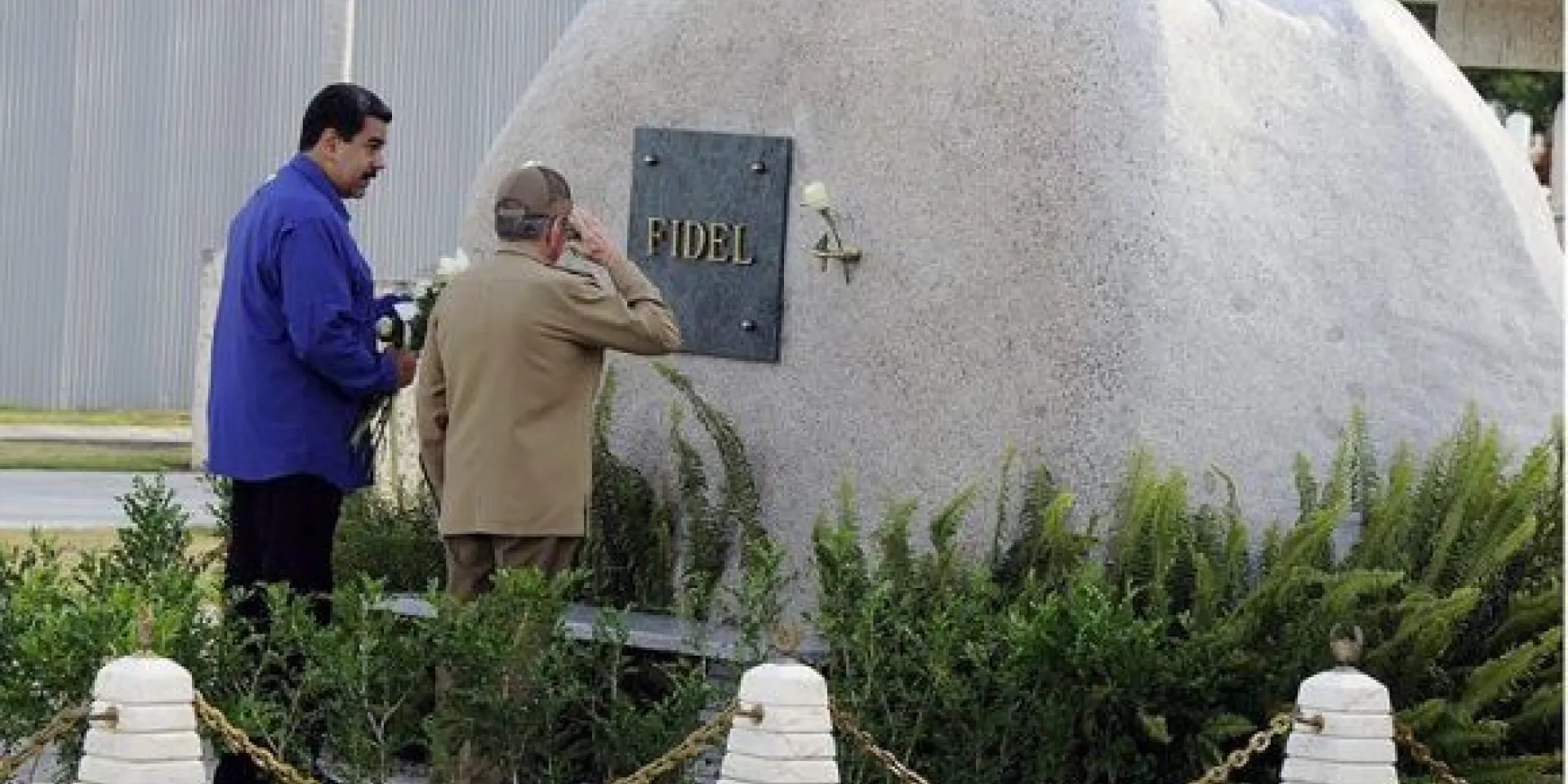 Nicolás Maduro y Raúl Castro le rindieron homenaje a Fidel este 15 de agosto de 2017. Foto: Estudios Revolución