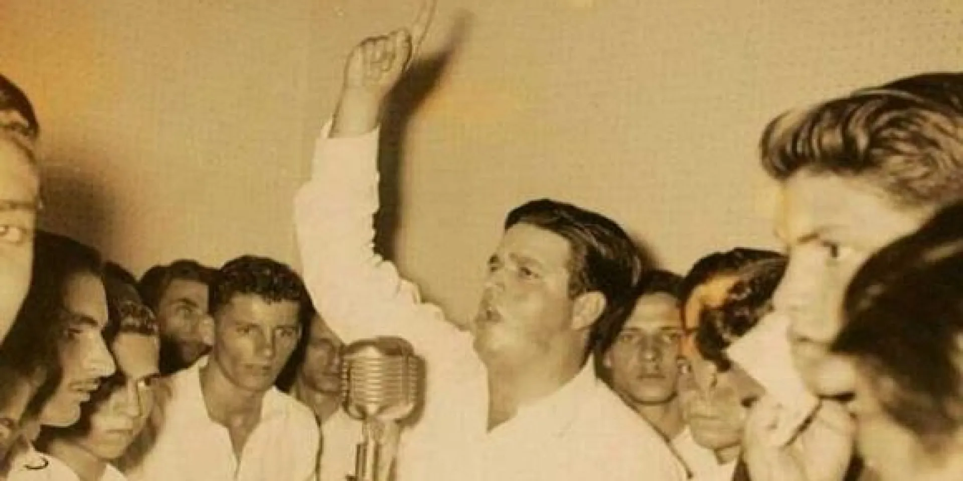 Un equipo encabezado por Echeverría y Fructuoso Rodríguez interrumpió las transmisiones de la emisora y dio a conocer la acción, pero no pudo concluir el llamamiento al pueblo cubano. Foto: Archivo Prensa Latina