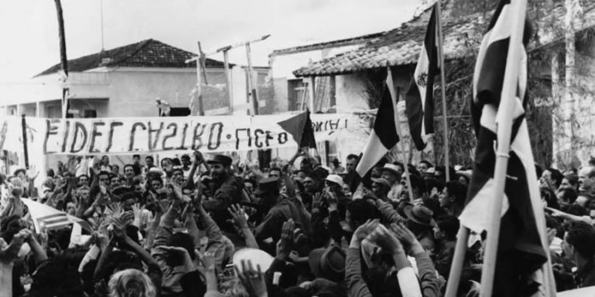 Vecinos de Punta Brava aclaman a Fidel al paso de la Caravana de la Libertad en Pinar del Río.