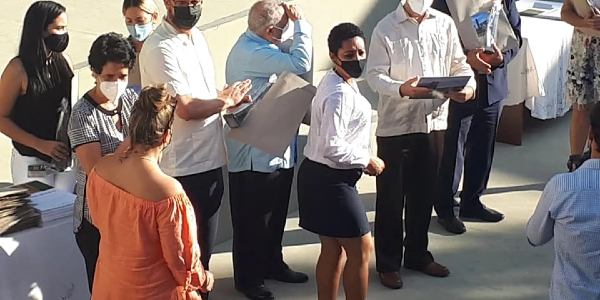 Reconocimiento a constructores del Centro Fidel Castro Ruz