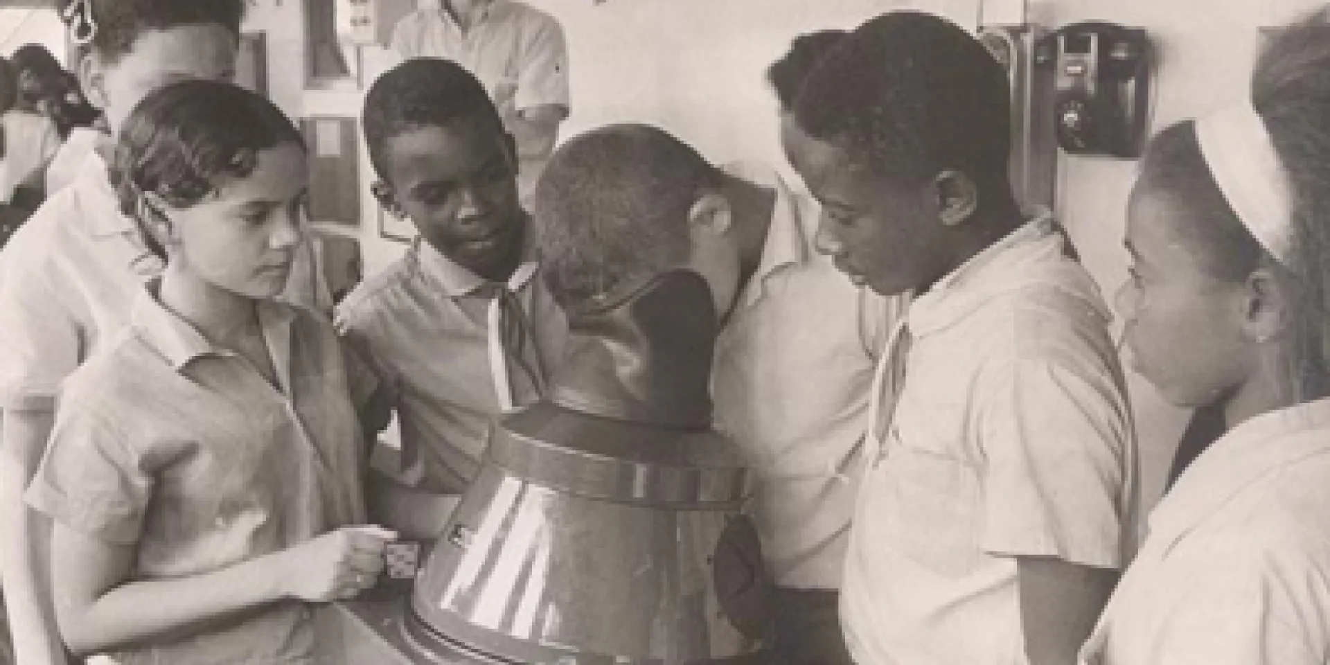 Miles de muchachas y muchachos se beneficiaron con el Plan de Becas de la Revolución que comenzó en los años 60. Foto: Archivo de JR