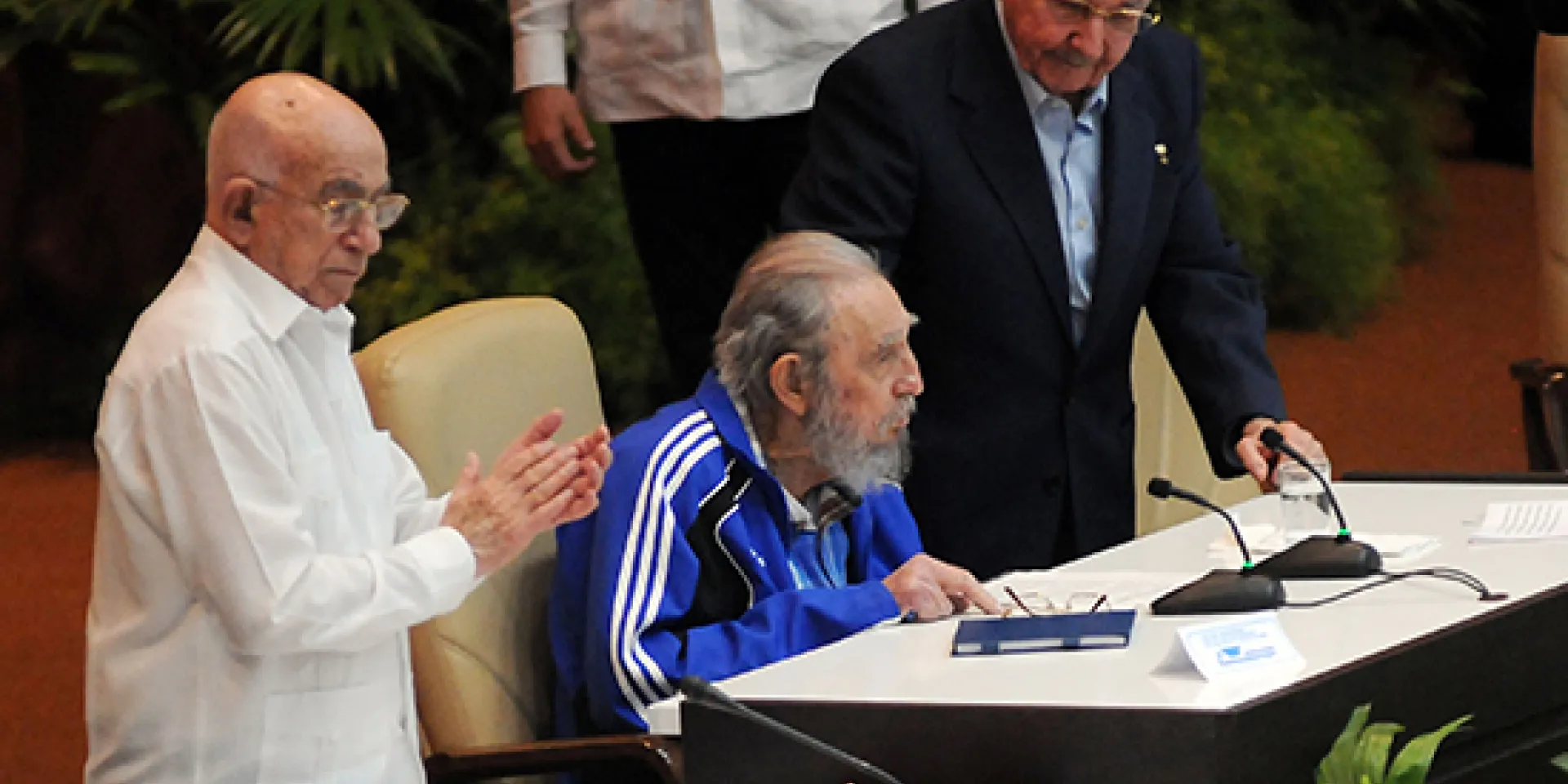 Fidel Castro en la clausura del VII Congreso del Partido Comunista de Cuba