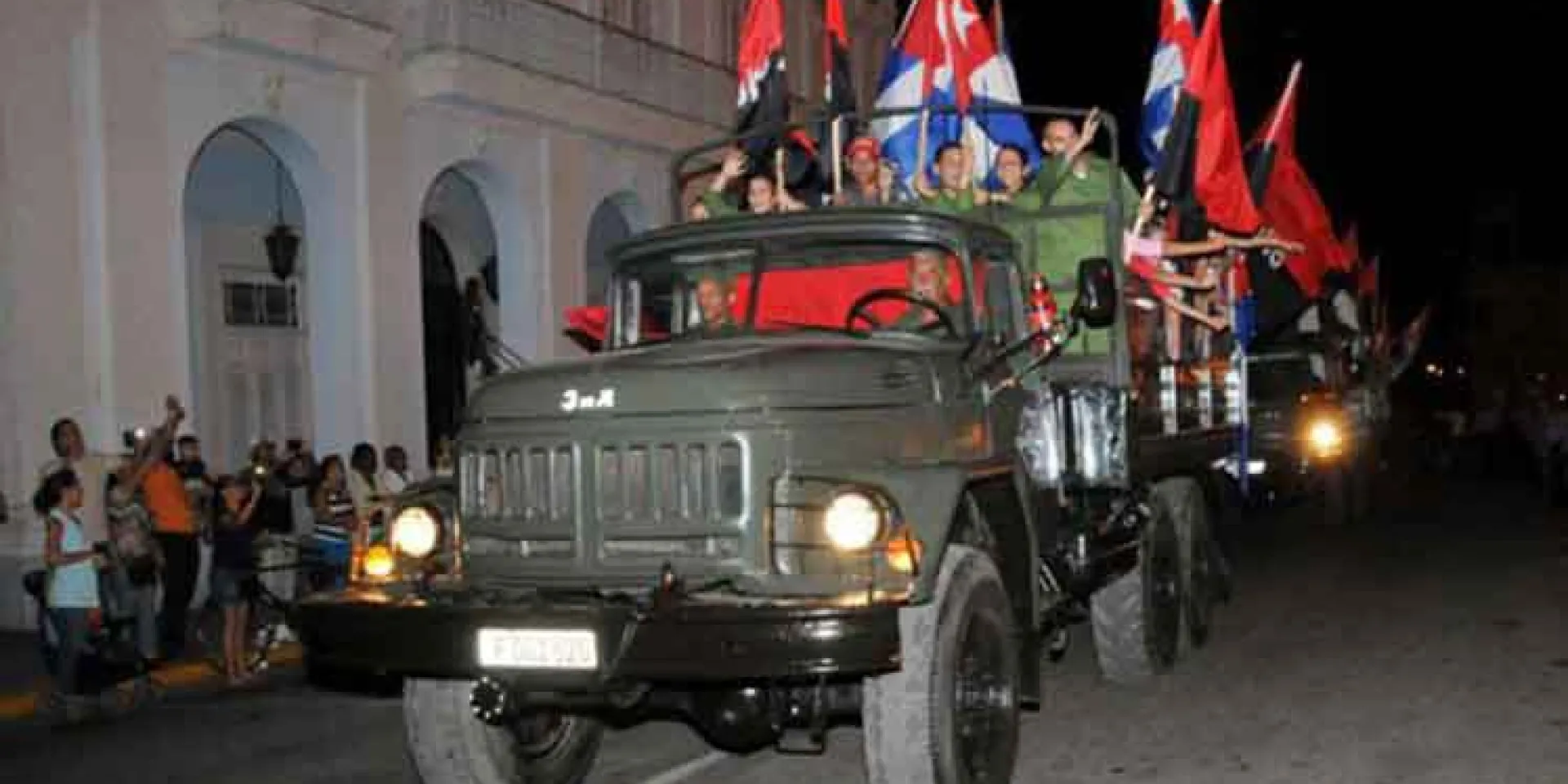 Jóvenes reeditan la Caravana de la Libertad en Cienfuegos