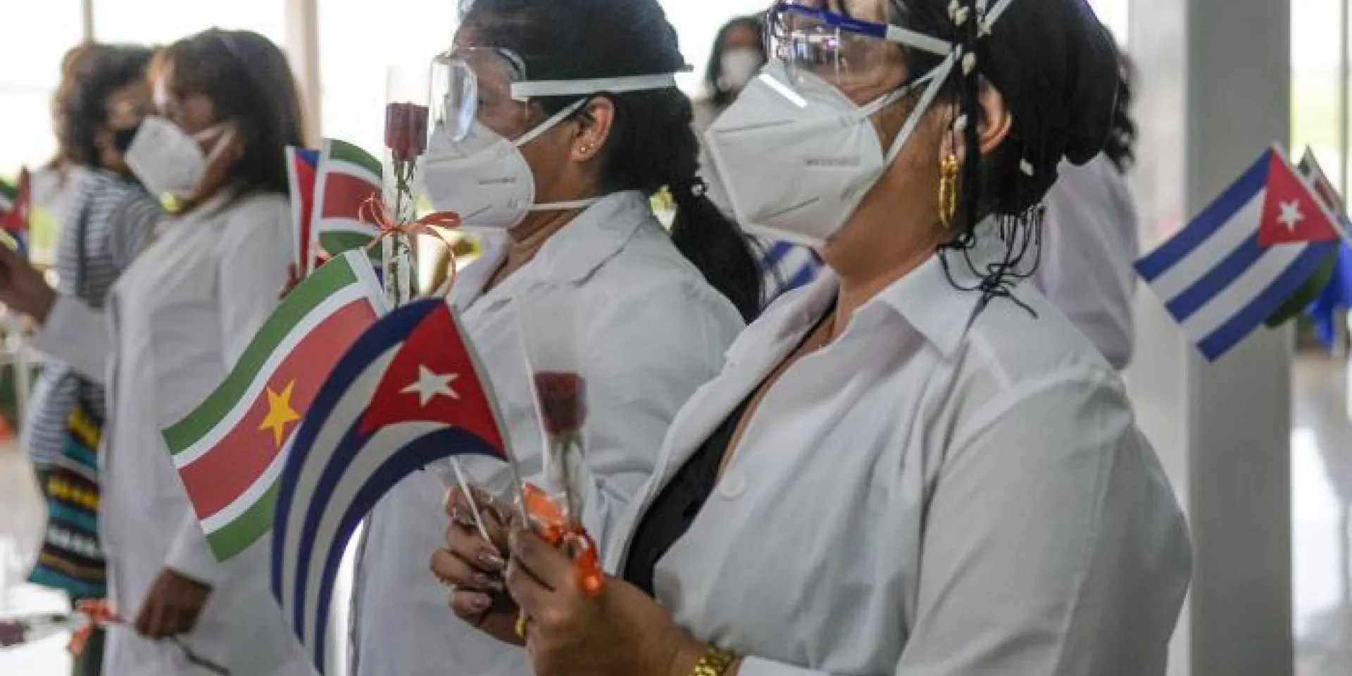Llegada a Cuba de los colaboradores de la salud que se encontraban prestando servicios en Surinam, combatiendo la epidemia de la Covid 19 Foto: José Manuel Correa