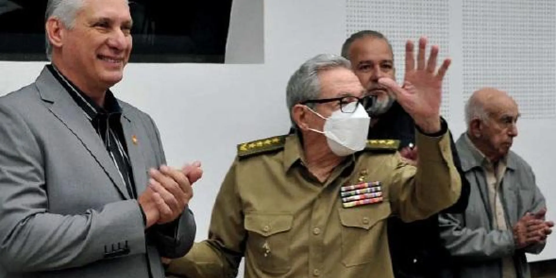 El General de Ejército Raúl Castro Ruz asistió a la jornada de clausura del Décimo Periodo Ordinario de Sesiones de la Asamblea Nacional del Poder Popular, en su IX Legislatura. Foto: Estudios Revolución