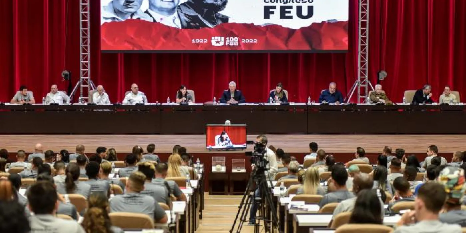 Los delegados al X Congreso de la FEU ratificaron que la organización continuará siendo antimperialista y anticolonialista, y contribuirá a la formación de estudiantes patriotas, martianos y fidelistas. Foto: Ariel Cecilio Lemus