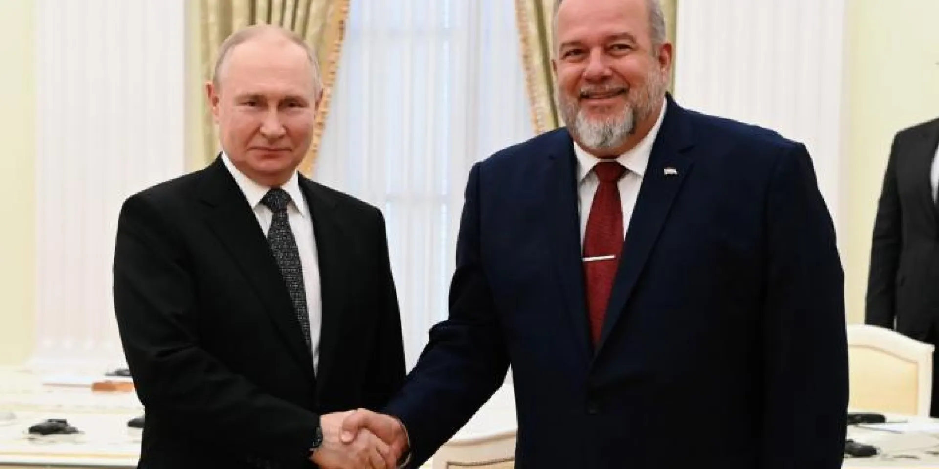 A la par de condenar el bloqueo a Cuba, Putin dijo que Rusia hará «todo lo posible para garantizar que nuestro compromiso económico contribuya a superar esas dificultades impuestas desde el exterior». Foto: Estudios Revolución