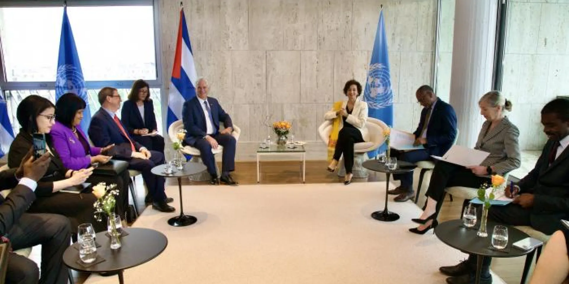 Díaz-Canel significó que cada vez que viene a la Unesco se siente como en casa, y agradeció. Foto: Alejandro Azcuy Domínguez