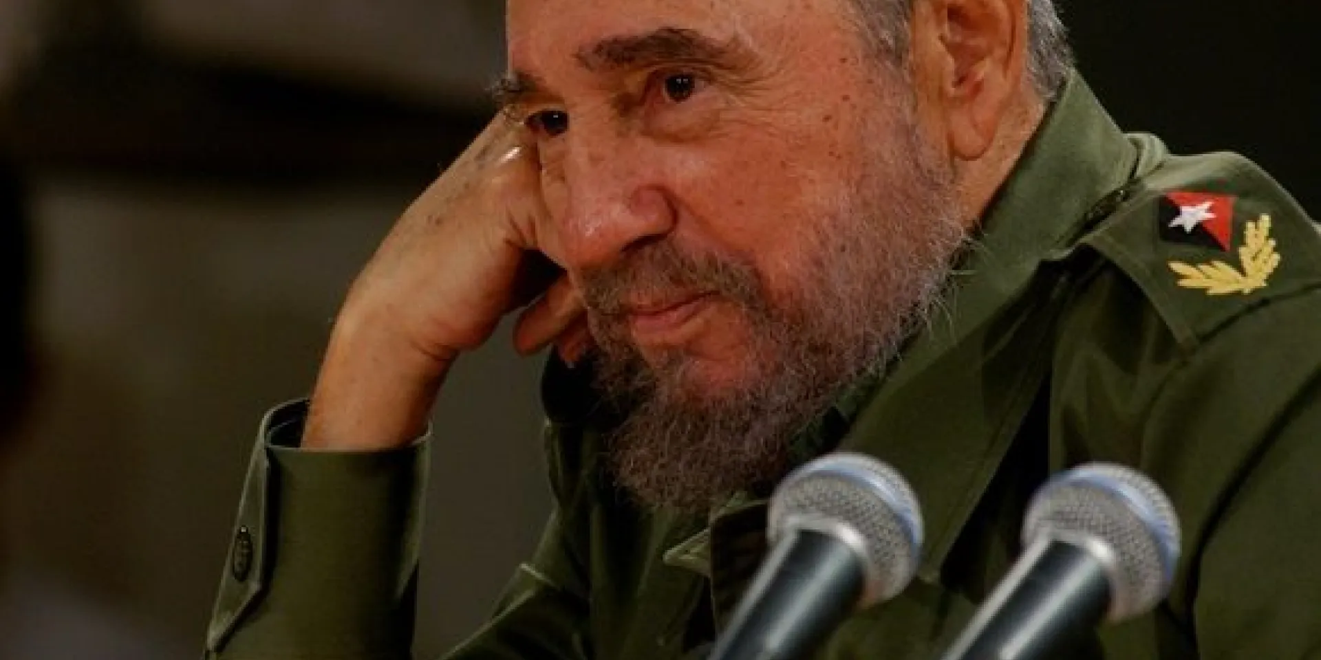 Preside el Comandante en Jefe Fidel Castro la Tercera Parte de la Mesa Redonda Informativa “La extraordinaria obra educacional cubana y el nuevo curso escolar”. Foto.- Ismael Francisco Gonzalez.