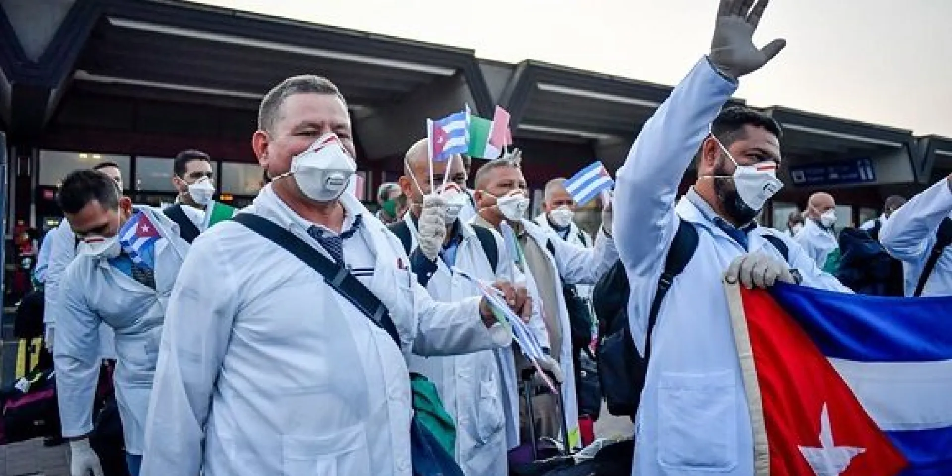 Brigada médica cubana parte de Lombardía. Foto: José Carlos Rodríguez/ Facebook.