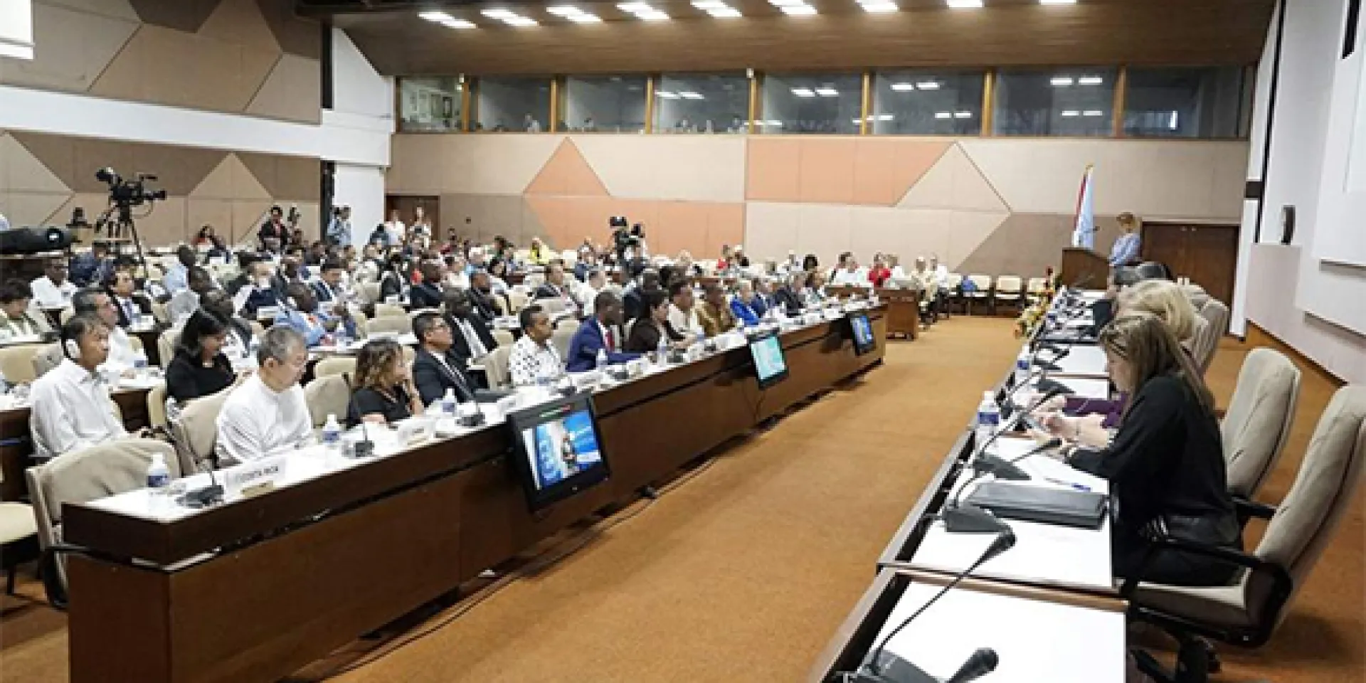 Los ministros de Educación del G77+China, reunidos en La Habana. Foto: PL.