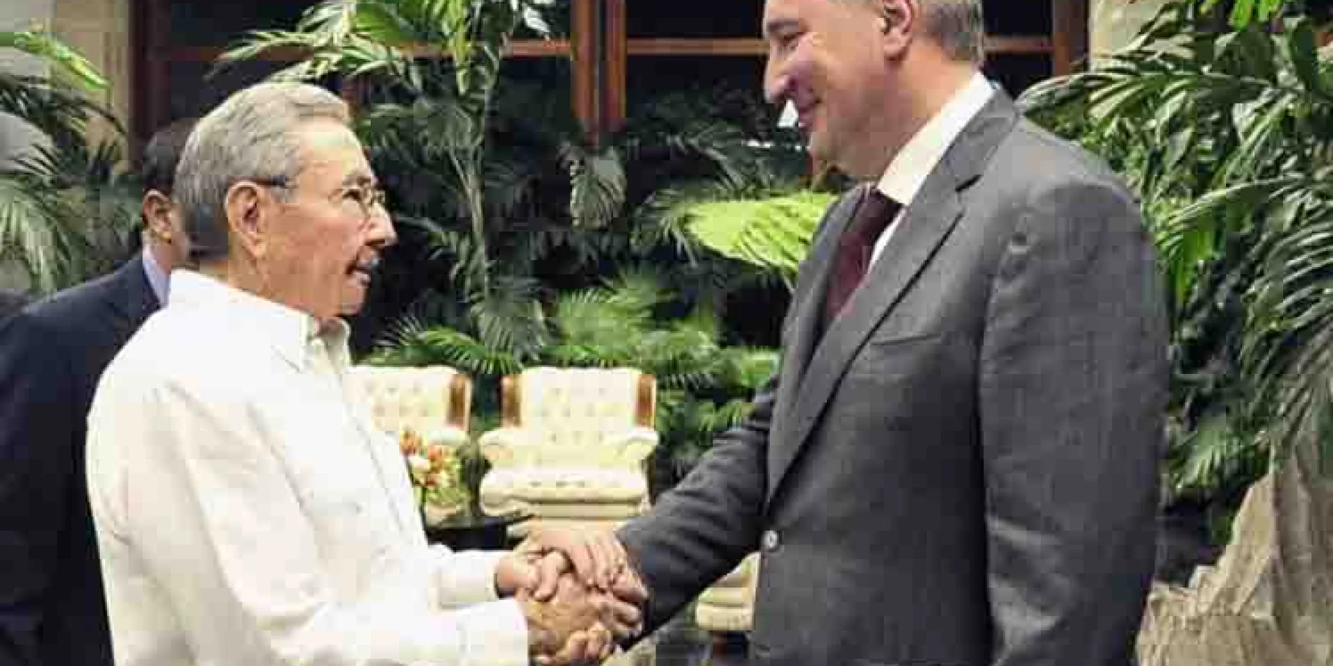 Raúl Castro y vicepresidente del gobierno de la Federación de Rusia, Dimitri O. Rogozin