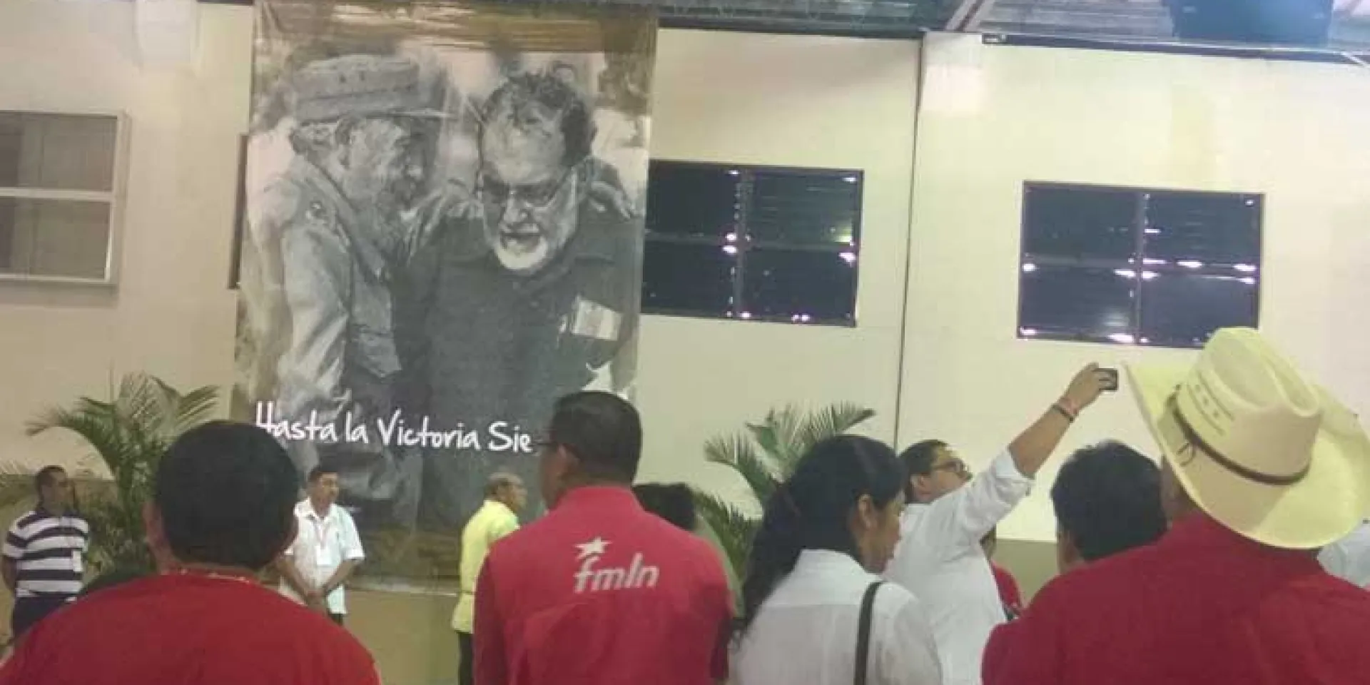 Frente Farabundo Martí para la Liberación Nacional (FMLN) rinde tributo al líder de la Revolución cubana, Fidel Castro Ruz