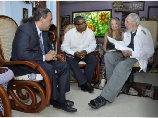 Fidel Castro y el Príncipe Ahmad Al-Fahad Al-Sabah, Presidente de la Asociación de Comités Olímpicos Nacionales (ACNO)