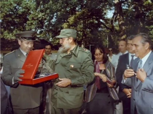 Condecorado con la Orden Gran Estrella de Yugoslavia y la Placa Dorada de la ciudad de Belgrado.