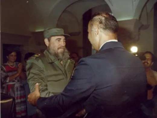 Condecorado con la Orden Gran Estrella de Yugoslavia y la Placa Dorada de la ciudad de Belgrado