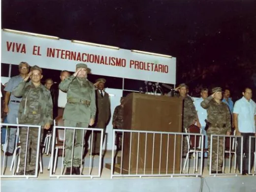 Encuentro con internacionalistas cubanos en Angola