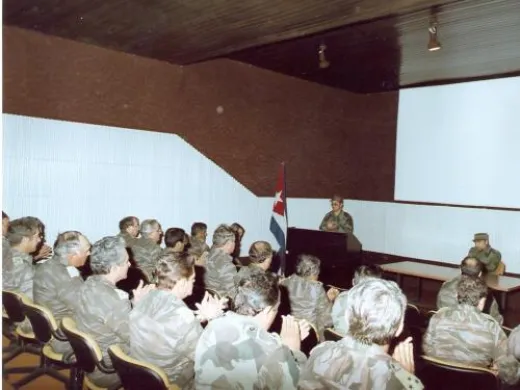 Encuentro con los jefes de las tropas cubanas en Angola