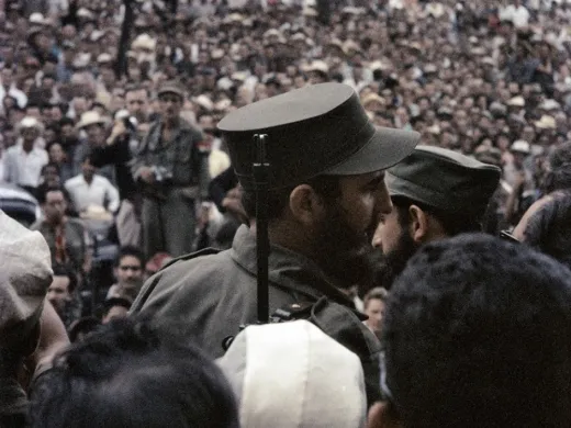 Fidel Castro junto al pueblo en La Habana, 1959.