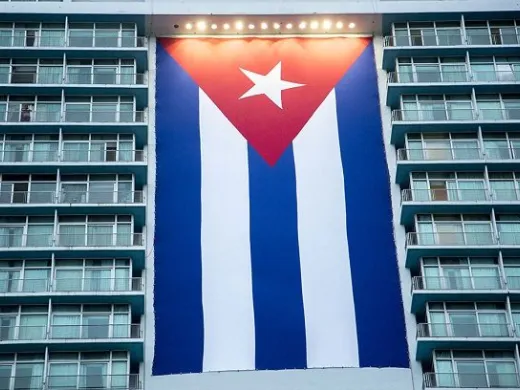 Bandera cubana en el Hotel Habana Libre. Foto: Ismael Francisco/ Cubadebate.