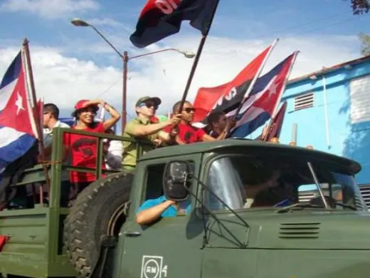 Caravana juvenil hacia el Desembarco del Granma