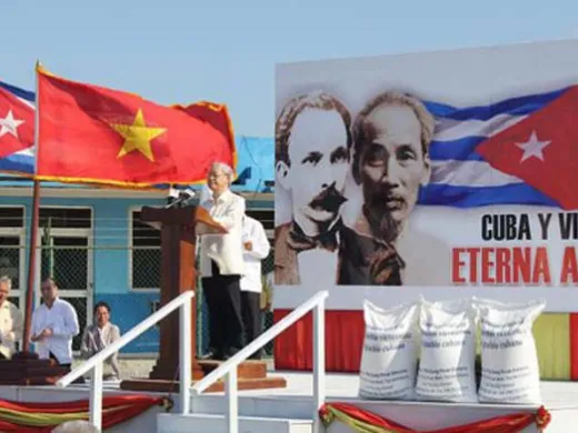 Der Generalsekretär der Komunistischen Partei Vietnams Nguyen Phu Trong, trifft am heutigen Mittwoch zu einem Staatsbesuch in unserem Land ein, um die unverbrüchliche Freundschaft zu bestärken, die die beiden Lände rmiteinander verbindet. Photo: VNA Der Generalsekretär der Komunistischen Partei Vietnams Nguyen Phu Trong, trifft am heutigen Mittwoch zu einem Staatsbesuch in unserem Land ein, um die unverbrüchliche Freundschaft zu bestärken, die die beiden Lände rmiteinander verbindet. Photo: VNA