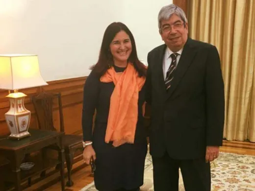 Embajadora cubana en Portugal, Johana Tablada y Eduardo Ferro, presidente de la Asamblea de la República Portuguesa Embajadora cubana en Portugal, Johana Tablada y Eduardo Ferro, presidente de la Asamblea de la República Portuguesa