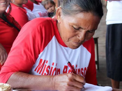 La Misión Robinson cumple más de una década impartiendo educación democrática y gratuita. La Misión Robinson cumple más de una década impartiendo educación democrática y gratuita.