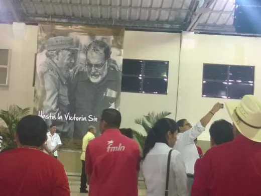Frente Farabundo Martí para la Liberación Nacional (FMLN) rinde tributo al líder de la Revolución cubana, Fidel Castro Ruz Frente Farabundo Martí para la Liberación Nacional (FMLN) rinde tributo al líder de la Revolución cubana, Fidel Castro Ruz