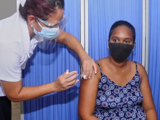 Cuba no ha podido avanzar más en la vacunación de su población frente a la COVID-19 por los crueles obstáculos del bloqueo económico de EE. UU. Foto: Endrys Correa Vaillant