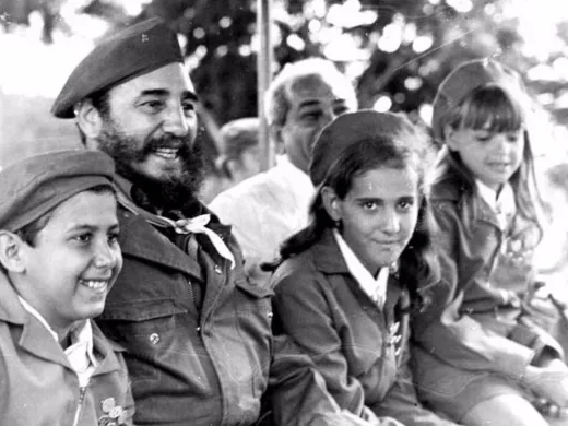 Fidel y los pioneros de cuba Fidel y los pioneros de cuba